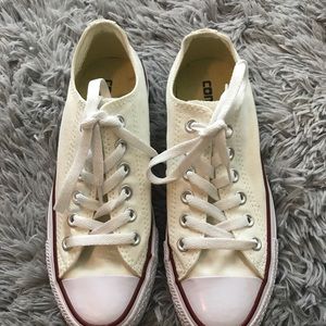 White converse size 7 in women's, size 5 in men's